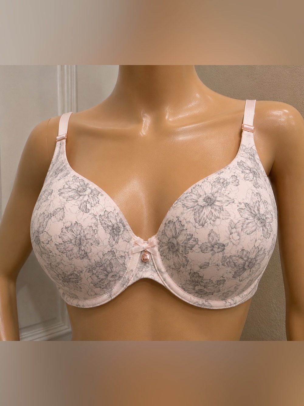 Victoria's Secret Light Pink Floral Underwire Bra with Gray Print